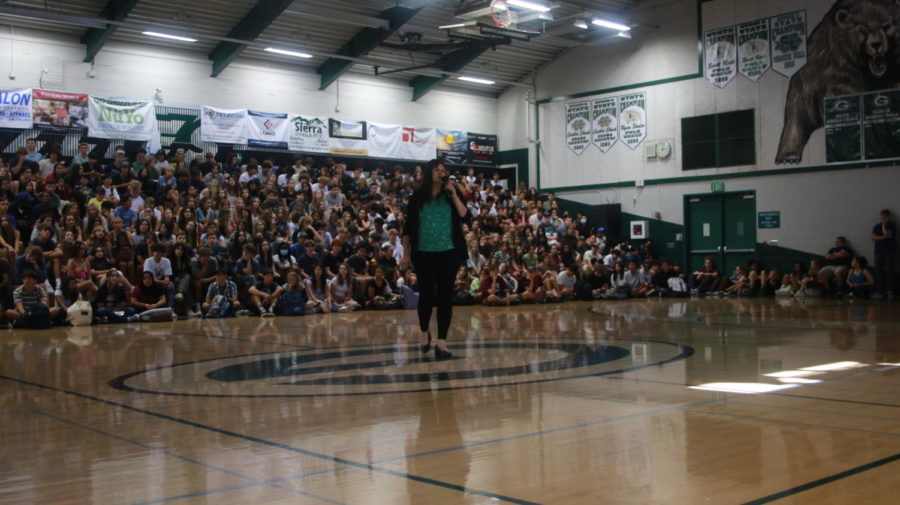 Supervising Deputy District Attorney Lisa Botwinik speaks at a 1 Pill Can Kill awareness assembly at Granite Bay High School.