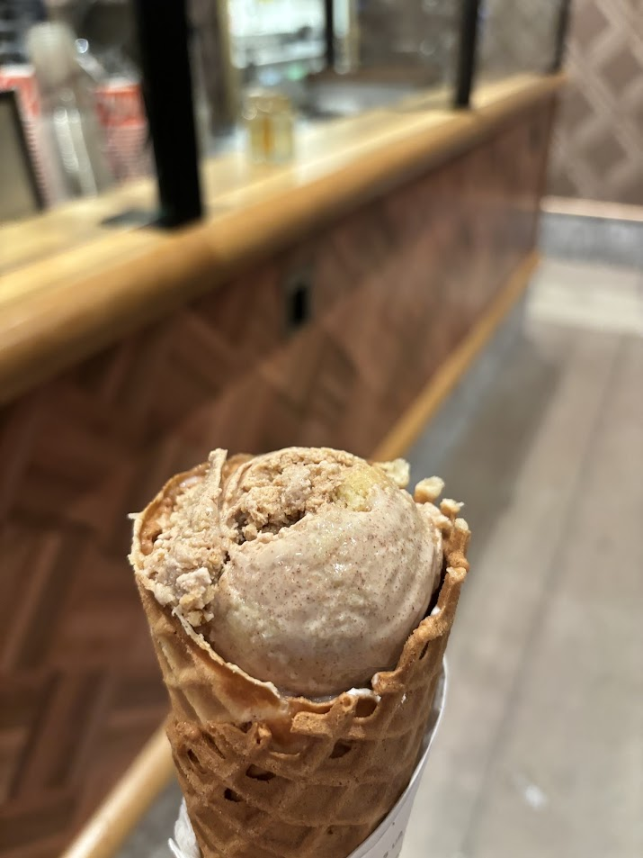 A one scoop split of Cinnamon Snickerdoodle and Salted, Malted, Chocolate Chip Cookie Dough ice cream from Salt & Straw costs $7.