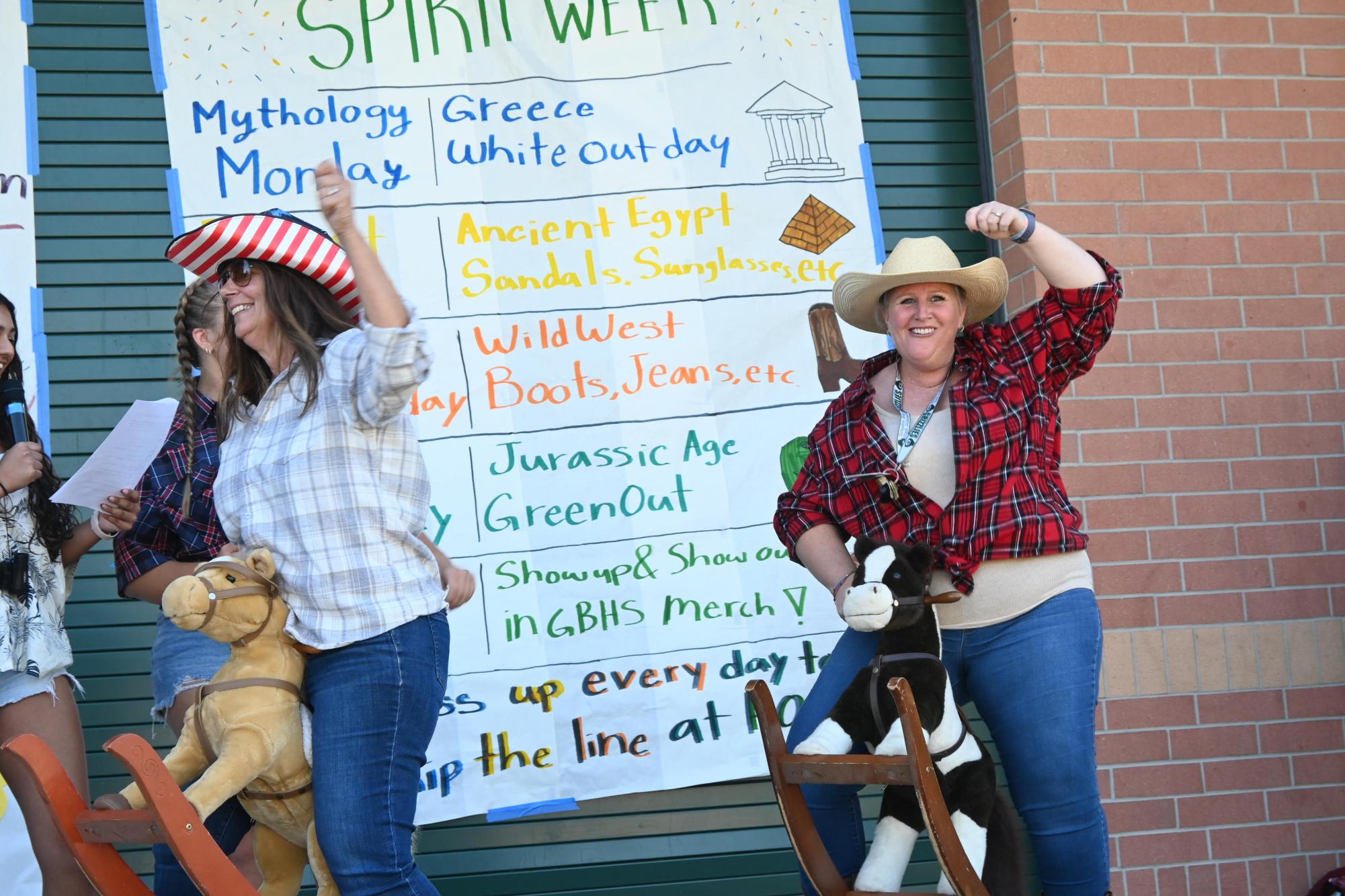 Photo Story: Homecoming Spirit Week Fashion Show